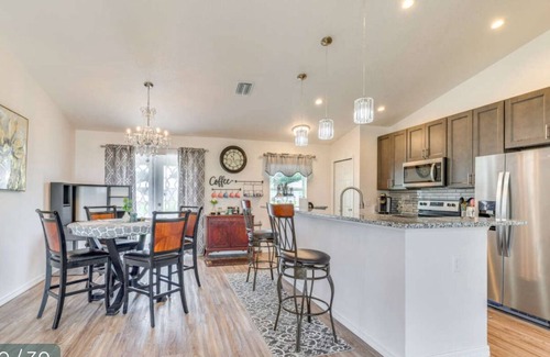 Inverness House | Newly built well kept peacefulneighborhood king size bed 2 car garage fireplace