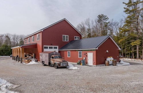 Gorham Apartment | Newly Constructed Two-BR Retreat Near Portland