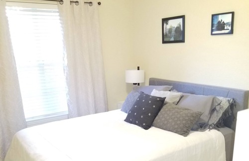Johnson House | Newly decorated super clean spacious home next to the new Johnson square