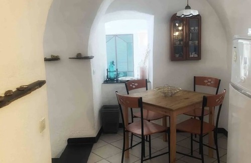 Pietrabruna House | Newly extended cottage in historic centre with sea view