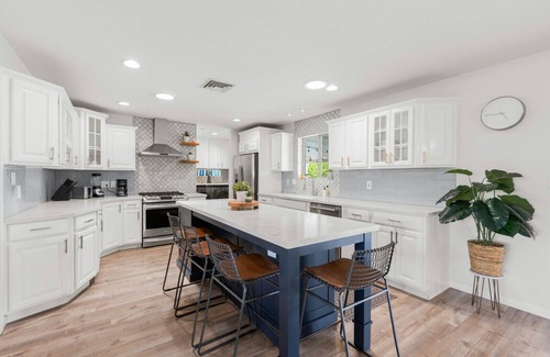 Melrose Paradise House | Newly Furnished, Pool Fence, Family Friendly