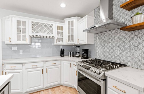 Melrose Paradise House | Newly Furnished, Pool Fence, Family Friendly
