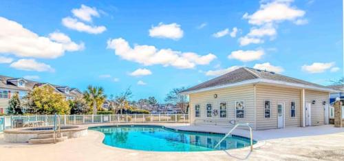 Red Hill House | Newly Listed - A Golfer's Paradise - Legends Golf