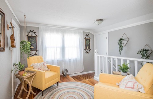 Boise House | Newly listed, exceptionally centrally located, spacious & stylish 5-bedroom gem.