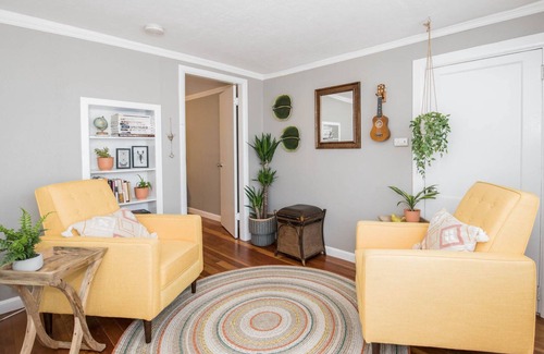Boise House | Newly listed, exceptionally centrally located, spacious & stylish 5-bedroom gem.