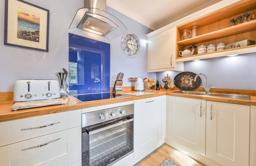 Torquay Apartment | Newly refurbished apartment with romantic tower bedroom close to all amenities.