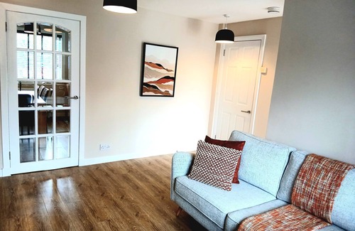 South Galson House | Newly Refurbished Bright, 3 Bedroom House in The Highland Capital