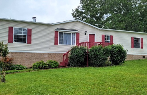 Craig Creek House | Newly remodeled 3 br with mountain views and close to trails!