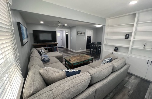 Topeka House | Newly remodeled 3br/1ba home~SW Topeka location~Sleeps 6