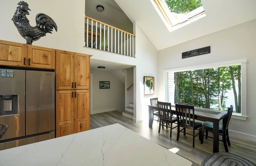 South Casco House | Newly Remodeled 5-BR Waterfront home on Sebago Lake – Spacious and Stunning!
