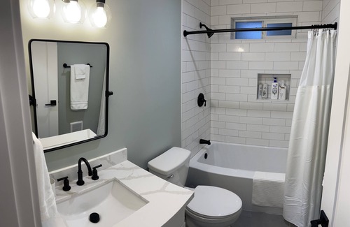 West Hills House | NEWLY REMODELED Cozy Bremerton Bungalow! Fenced Pet-Friendly Yard!