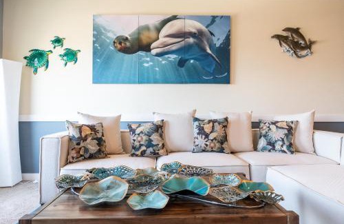 Newport House | Newly Remodeled Family Friendly Ocean View - Oceanic Mirage