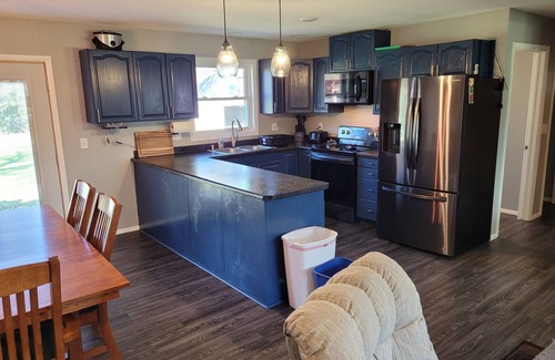 Rothschild House | Newly Remodeled In The heart Of The Suburbs