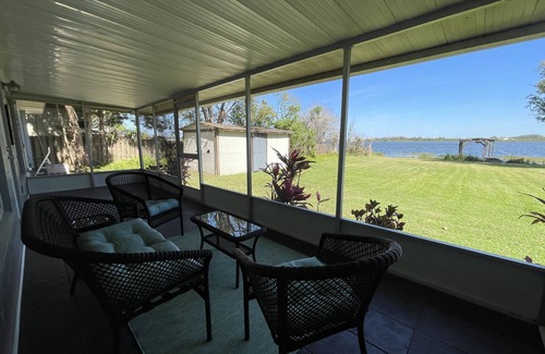 Winter Haven House | Newly remodeled Lakefront Vacation Home on the Chain of Lakes in Winter Haven