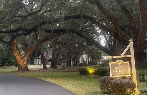 Murrells Inlet Cottage | Newly remodeled cottage in beautiful, gated, private country club community.