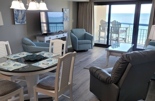 Ash Condo | Newly Renovated Condo