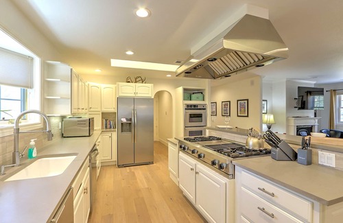 Glenwood Springs House | Newly Renovated Mtn Home w/views, backyard oasis, 2 grills, near dwtn & Pools