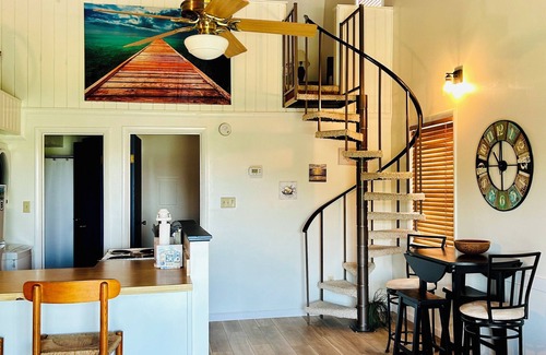 Ocean Ridge Condo | Newly Renovated. 2BR condo, Resort amenities, golf course view, beach access.