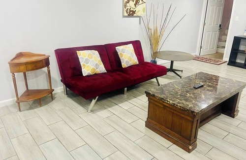 Eastwick Apartment | Newly Renovated 2 Bedroom Gf Apt near PHL Airport - 2710 Dothan