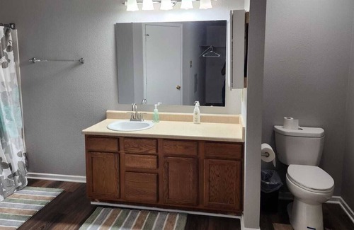 West Newton House | Newly Renovated, 2miles to Airport, Spacious, With Gym