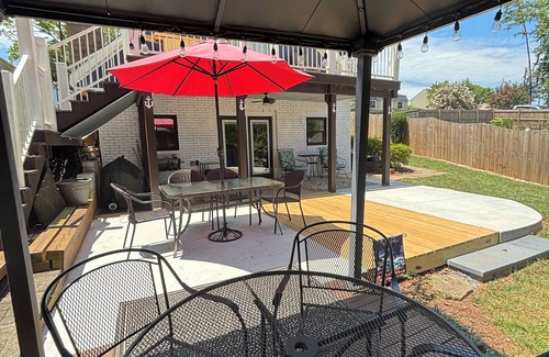 Southmont House | Newly Renovated 3BR, 2BA, pet friendly, with 3 kayaks, boat ramp nearby