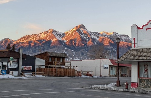 Mackay Apartment | Newly renovated apartment on Main Street