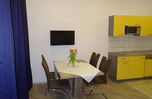 Penzing Apartment | Newly renovated apartment near Schönbrunn / Zoo and U4