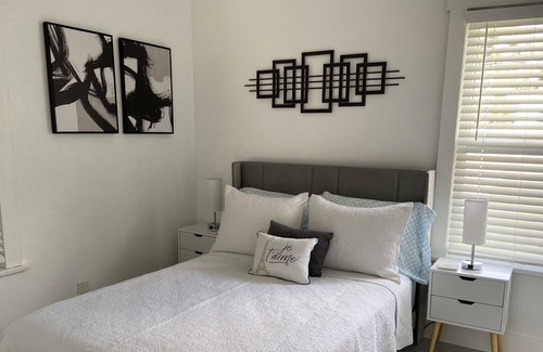 Hypoluxo Cottage | Newly renovated cottage located few houses from intercoastal