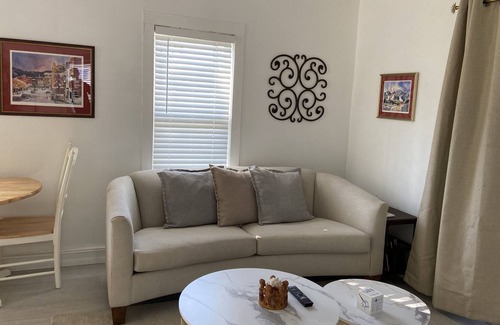 Hypoluxo Cottage | Newly renovated cottage located few houses from intercoastal