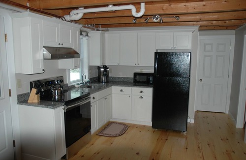 Kennebunkport House | Newly renovated cottage only a stroll to the beach