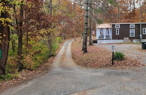 Lookout Valley Neighborhood Association Cabin | Newly Renovated Cabin Close to Downtown Chattanooga
