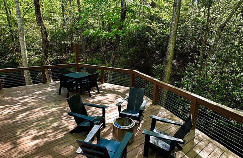Clifftops Cabin | - NEWLY RENOVATED - cabin in gated, mountain community ~ sleeps 6 ~ wifi