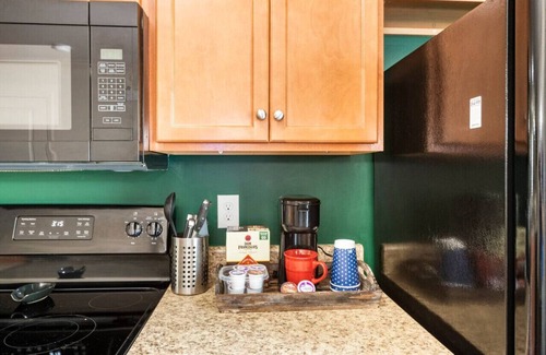 Hubert House | Newly Renovated-Central Jacksonville/Lejeune/Beach