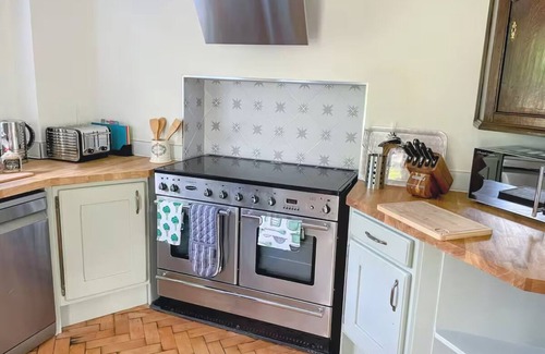 Talybont-on-Usk House | Newly renovated cottage & great location! Space for 10