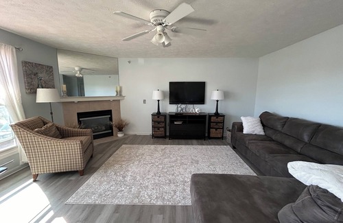 Traverse City Condo | Newly Renovated Downtown Condo