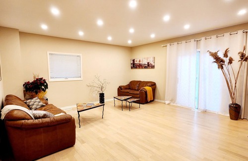 Fisherville House | Newly Renovated Detached House in North York