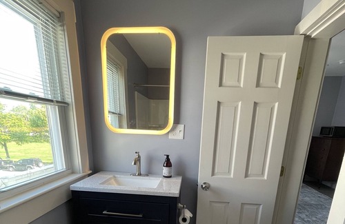 Corey Square Apartment | Newly renovated downtown Studio