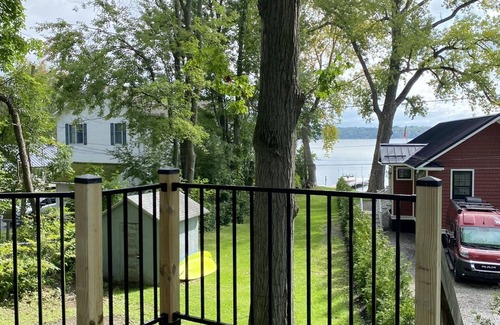 Auburn Cottage | Newly Renovated Lake Cottage - available for the very first season!