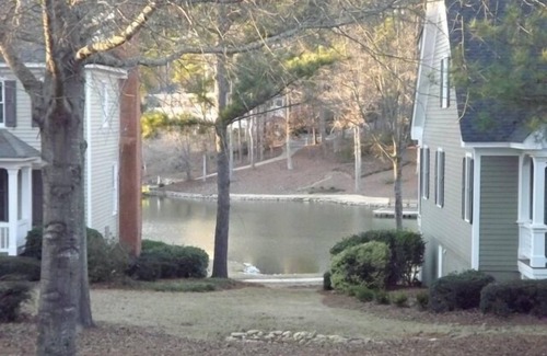 Lake Oconee Cottage | Newly Renovated Lake Access Cottage in Reynolds with Kid's bunks & near Ritz!