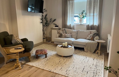 Armagh House | Newly Renovated Luxury Home - Armagh City Centre