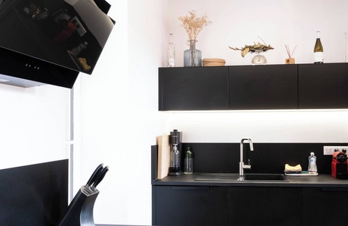 Faubourg-Raines Apartment | Newly renovated, quiet apartment. Free parking at the gateway to the city center