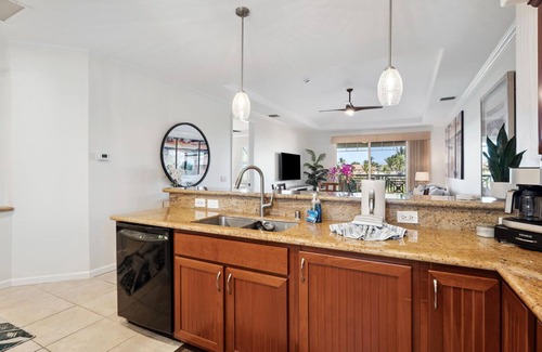 Waikoloa Villa | Newly Renovated Top Floor Luxury Waikoloa Beach Villa F32, Fairway Views!