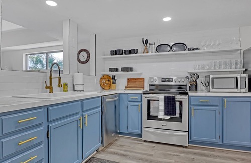 Cape Caneveral Beach Gardens House | Newly Renovated Luxury Stay - Space Home By Beach & Port