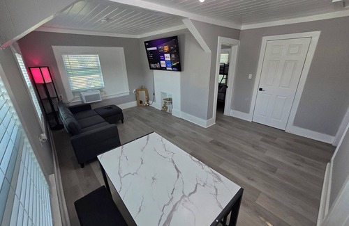 Palm Beach - West Palm Beach Apartment | Newly renovated modern apartment near the ocean and minutes from downtown WPB