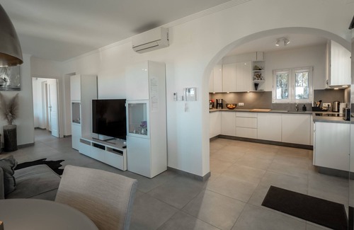 Pedreguer House | Newly Renovated Villa with private heated Pool