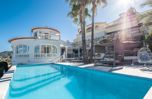Pedreguer House | Newly Renovated Villa with private heated Pool