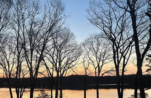 Arlington House | Newly renovated Waterfront Lake House - private beach - minutes from T to Boston