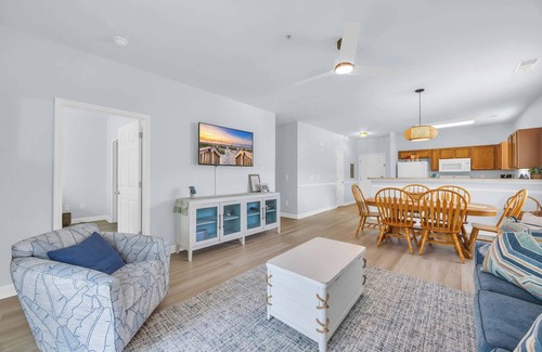 North Myrtle Beach Condo | Newly Updated Condo for Beach Pool and Golf Lovers