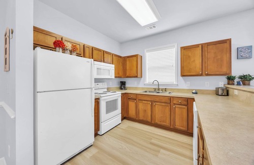North Myrtle Beach Condo | Newly Updated Condo for Beach Pool and Golf Lovers