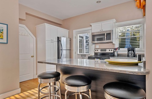Provincetown Condo | Newly Updated Condo w/Pool - Steps to Boatslip!